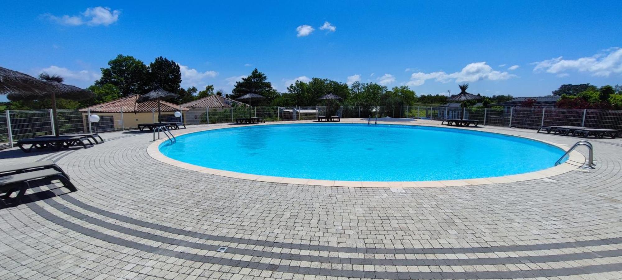 Camping Carrefour De L'Ardeche Saint-Remeze Ngoại thất bức ảnh
