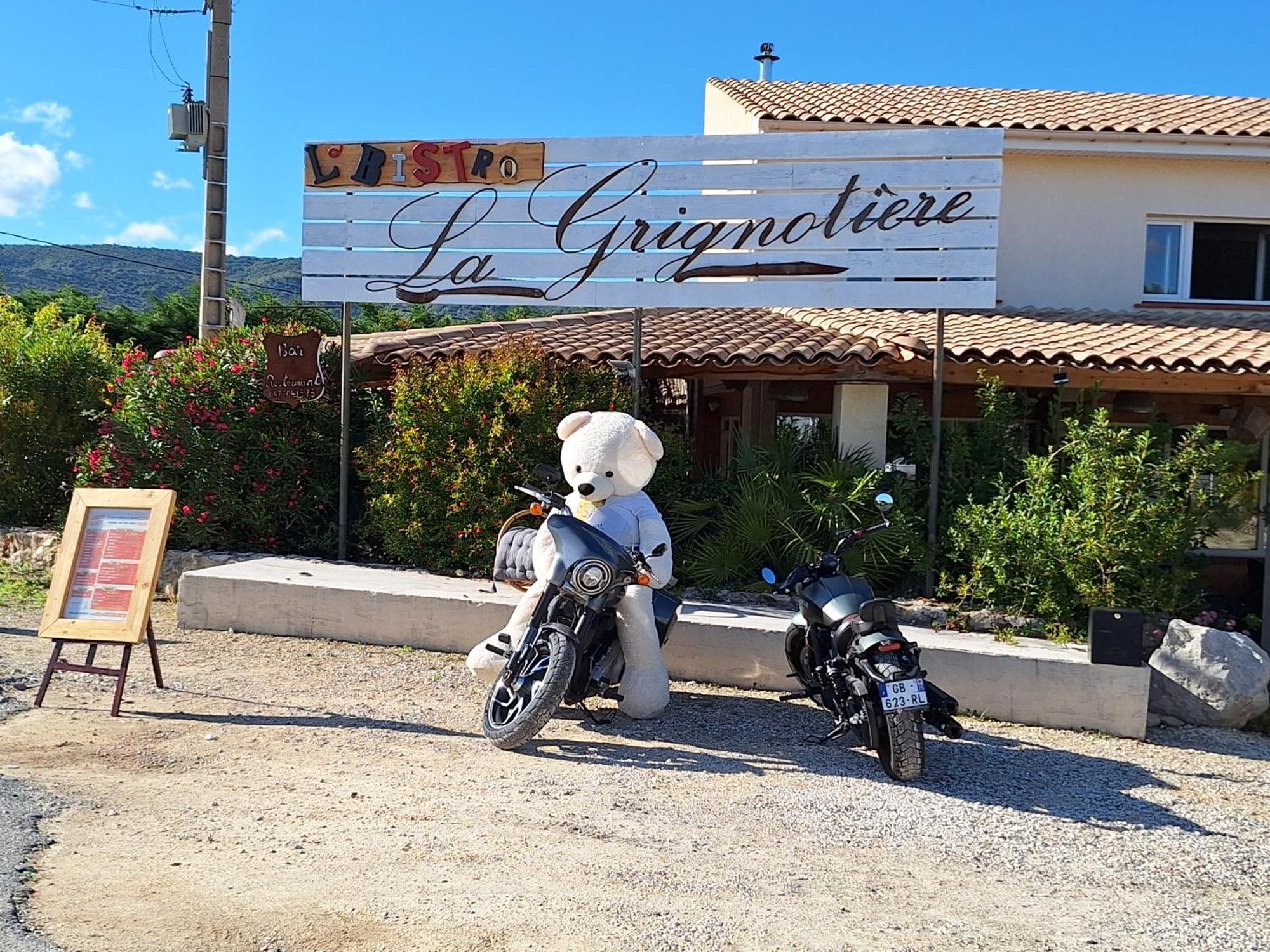 Camping Carrefour De L'Ardeche Saint-Remeze Ngoại thất bức ảnh